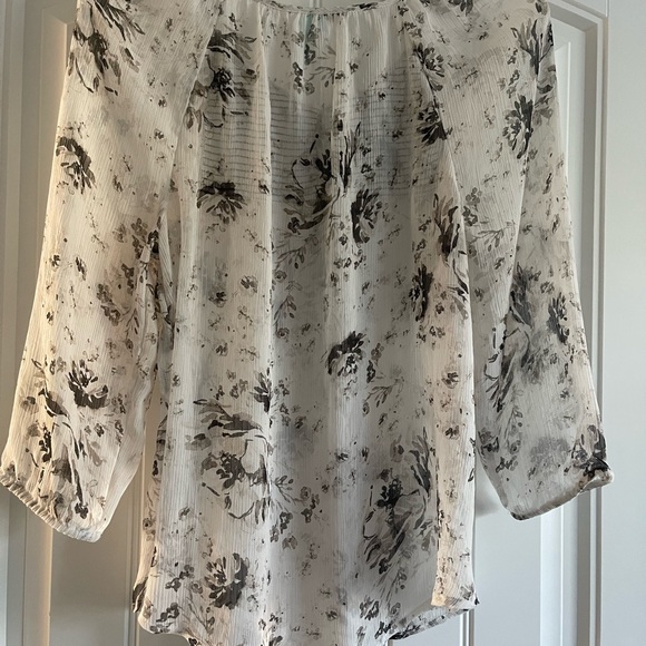 Maurices Blouse sheer size M - Picture 4 of 6